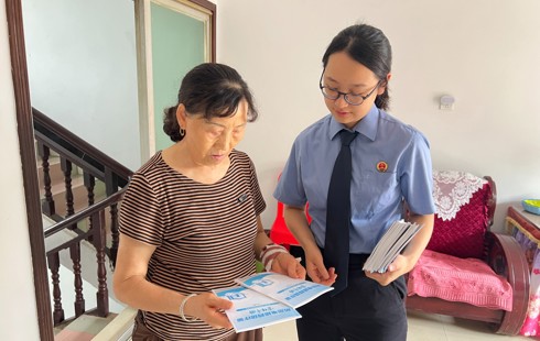 汉寿检察进社区  反诈宣传“零距离”——县检察院派员走进西湖社区守护百姓“钱袋子”